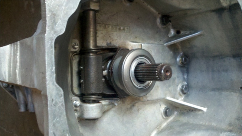Picture new Throwout bearing and NG3 input shaft