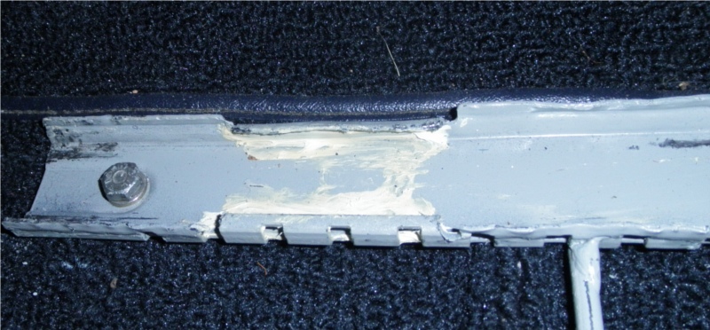 detail picture of seat rail mounts